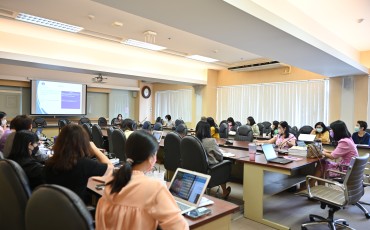 คณะพยาบาลศาสตร์ ได้จัดบรรยายเชิงปฏิบัติการ เรื่อง ... Image 9