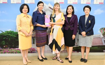 คณะพยาบาลศาสตร์ ให้การต้อนรับ Professor Angela Dawson, ... Image 2